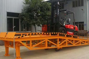 江陰移動式液壓登車橋